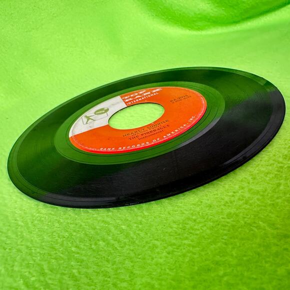 Fireballs - Bulldog / Nearly Sunrise - Top Rank RA-2026 - 45rpm Vinyl Record - Picture 3 of 8